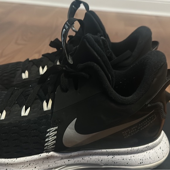 Lebron James Basketball Shoes - Picture 3 of 3